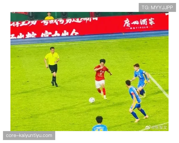 广州足球俱乐部新赛季首战发挥尚稳,防守组织仍需提升 广州足球俱乐部新赛季首战发挥尚稳,防守组织仍需提升